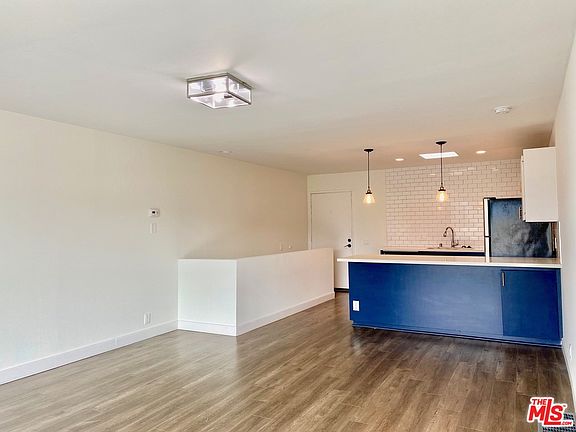 5th image of 2975 Waverly Dr #33