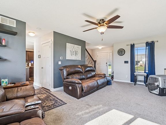 5th image of 2727 6th Ave SE