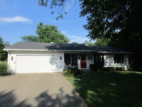 2nd image of 404 Greenacres Dr