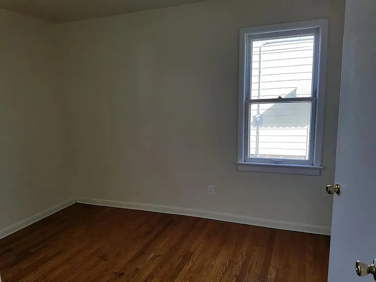 16009 Ramage Ave — Photo 2