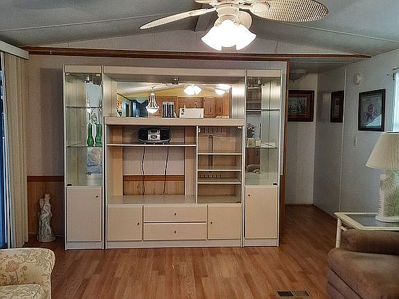 3rd image of 44 Eden Dr