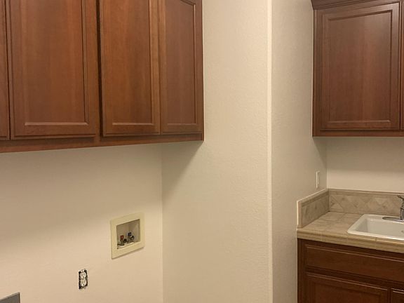 3rd image of 1712 Southridge Dr