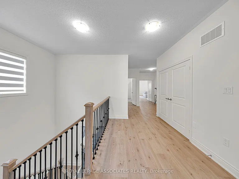 2215 Beckman Cres #UPPER — Photo 23