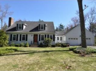 7 King Richard Dr, Londonderry, NH 03053