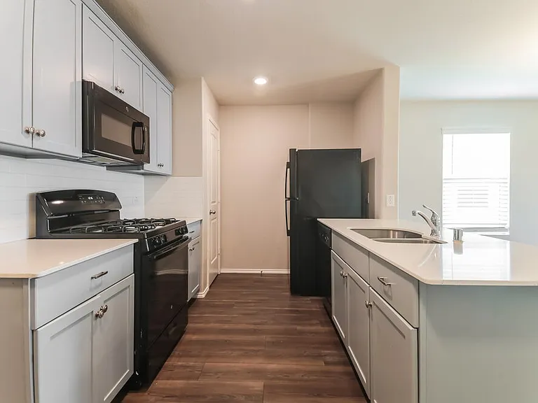 5537 Berea St — Photo 9