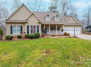 1024 Williamsburg Dr NE, Lenoir, NC 28645