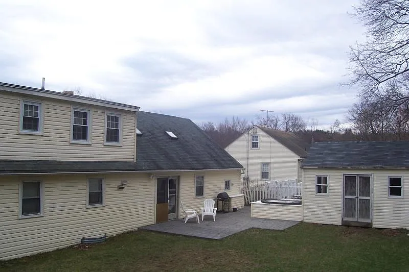 4 bed, 1.5 bath, 1744 sqft, $3,400 — Photo 4