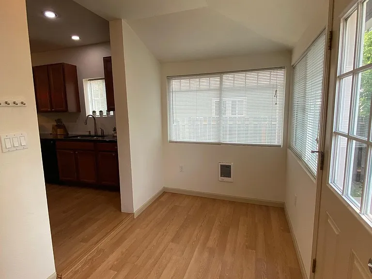 301 Edwards St — Photo 9