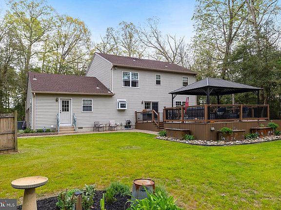 5th image of 563 Crow Pond Rd