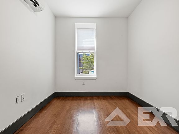 5th image of 1336 Dekalb Ave #2G
