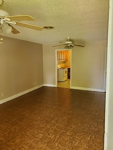 204 4th St Photo 1