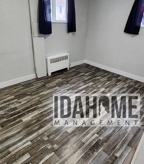 628 W Custer St — Photo 5
