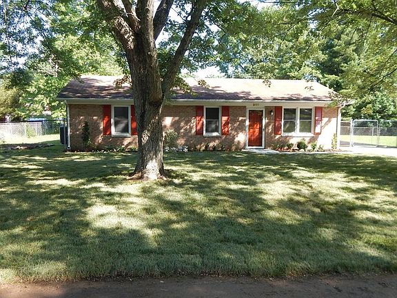 2nd image of 307 Oakwood Dr