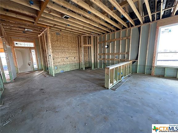 4th image of 940 James Parker Cir