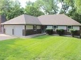 1407 NW Weatherstone Ln, Blue Springs, MO 64015