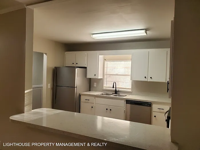 1326 Hamilton St — Photo 6