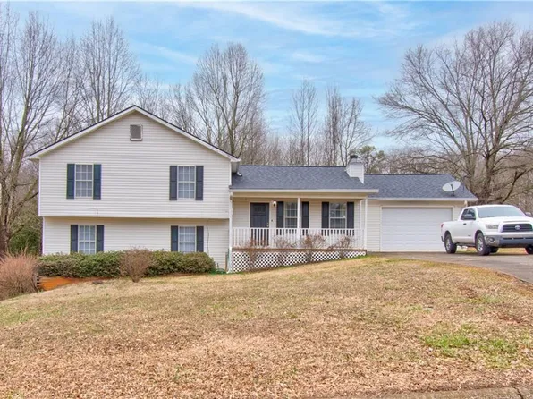 4400 Leafview Dr, Gillsville, GA 30543