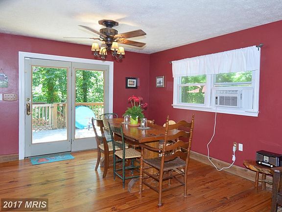 Bright and sunny dining area.