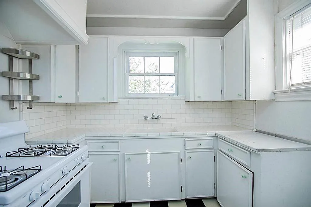 2 bed, 1.0 bath, $1,695 — Photo 1