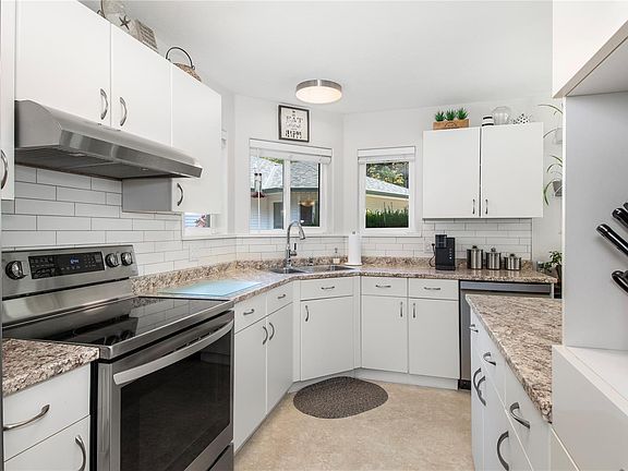 2nd image of 396 Harrogate Rd #33