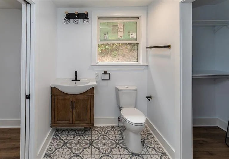 114 Locust St — Photo 16