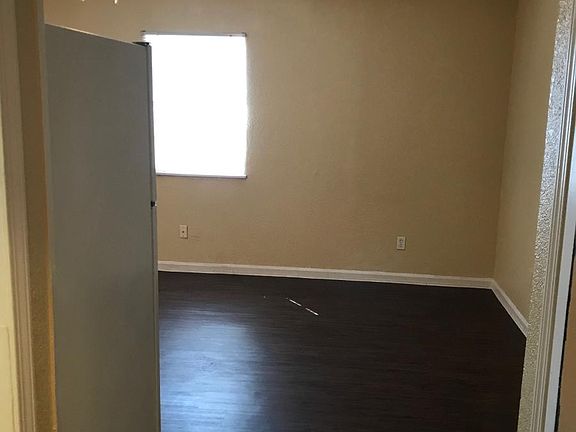 2nd image of 1017 W Pioneer Pkwy APT G