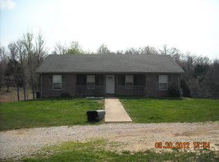 825 Circle View Dr, Vine Grove, KY 40175
