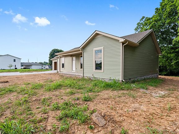 3rd image of 443 Green Creek Dr