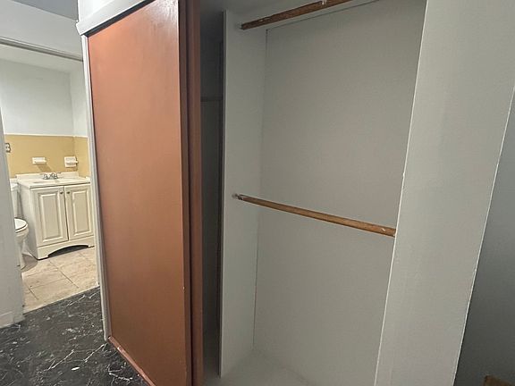4th image of 239 E 28th St #Ba