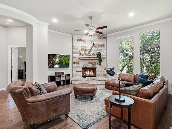 2nd image of 21106 Capri Oaks