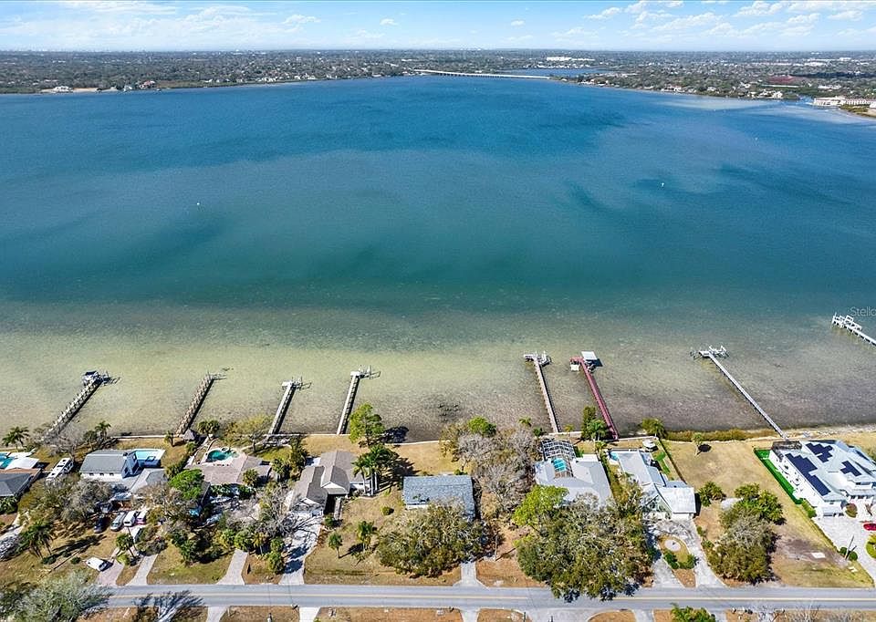 1st image of 400 Shore Dr E