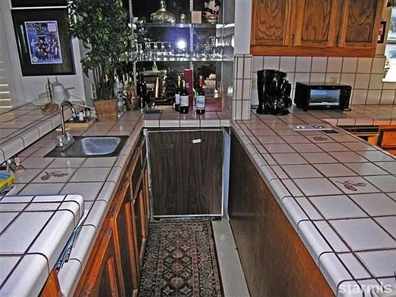 4th image of 465 Christie Dr