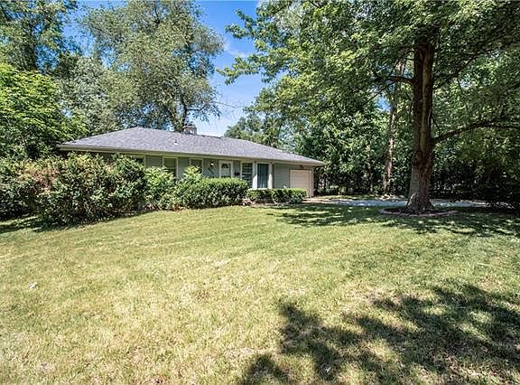 2nd image of 6902 Fairlane Dr