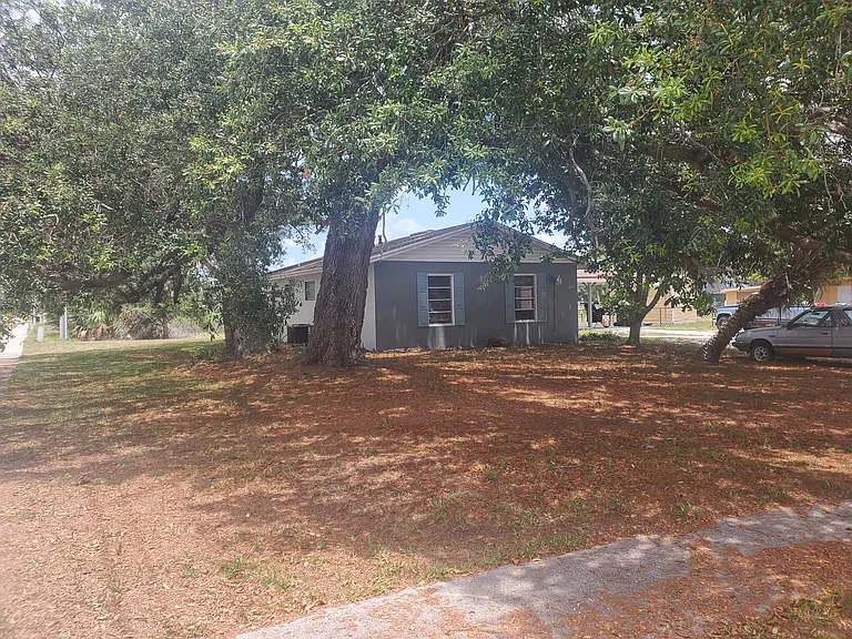 2097 Jessamine Ct — Photo 25