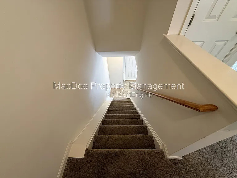 219 Merrill Ct — Photo 27
