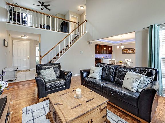 5th image of 633 Clover Hill Ln
