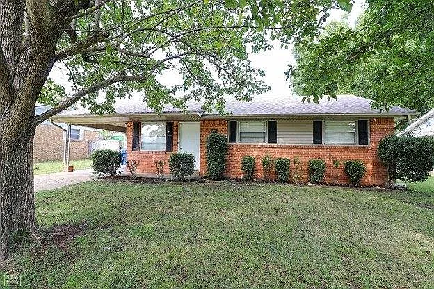 1720 Georgia Dr — Photo 6