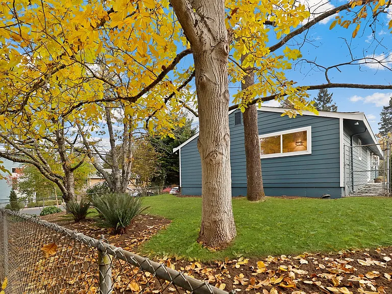 3601 NE 145th St — Photo 3