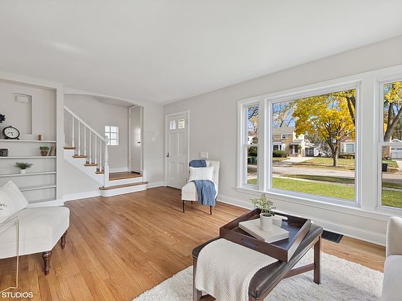 3rd image of 2318 Kensington Ave