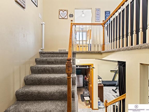 4th image of 15133 Rock Creek Dr
