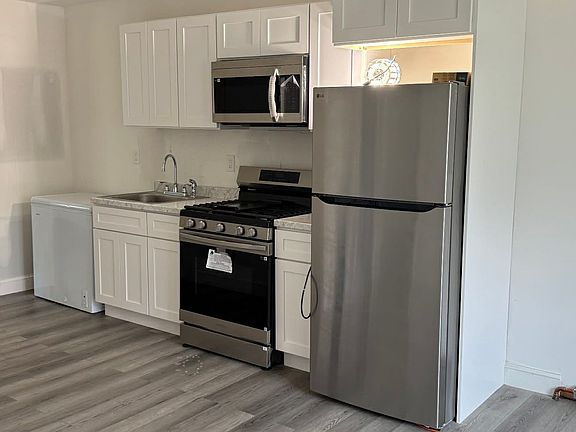 4th image of 5 Van Wagoner Ave #1
