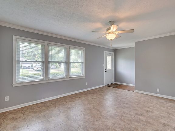 5th image of 319 Tanglewood Rd