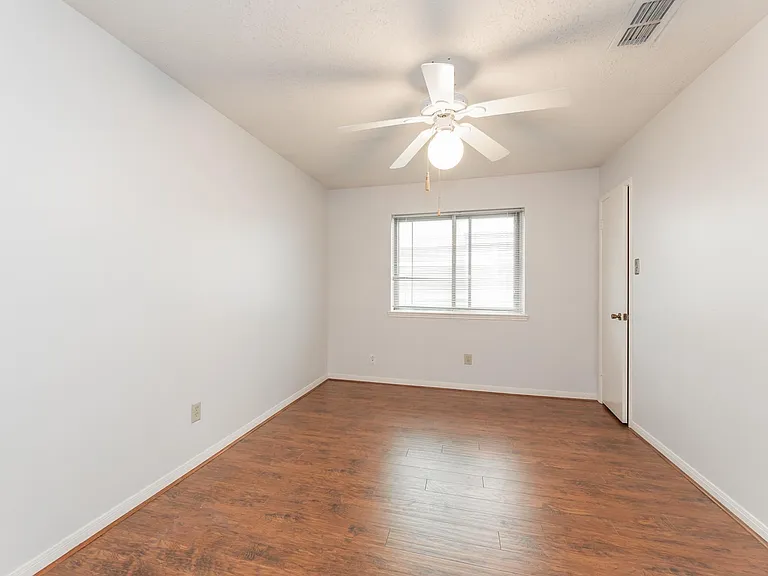 6818 Brockington Dr — Photo 24