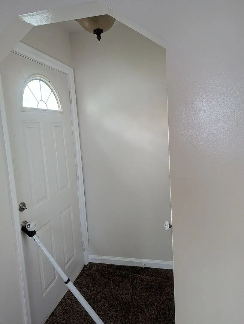 Charming & Move-In Ready 3-Bedroom Bungalow in Detroit — Photo 4