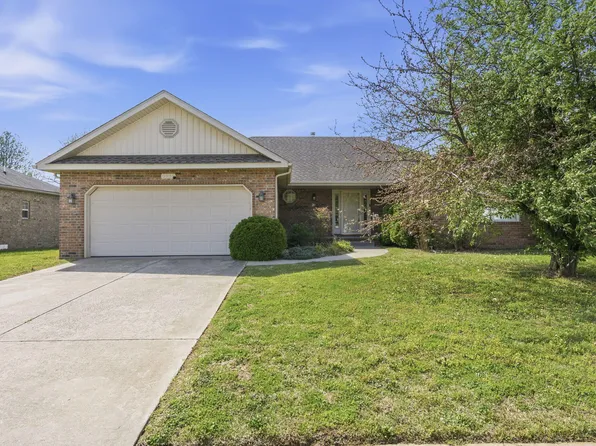 3931 S Hillsdale Avenue, Springfield, MO 65807