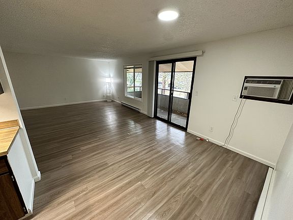 2nd image of 3414 S Grand Blvd