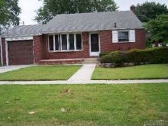 391 Grand Blvd, Massapequa Park, NY, 11762