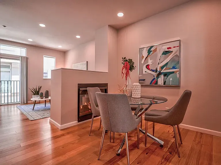 137 Huntington Ct — Photo 6