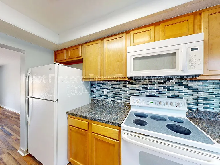 11406 Bedford Oaks Dr — Photo 10