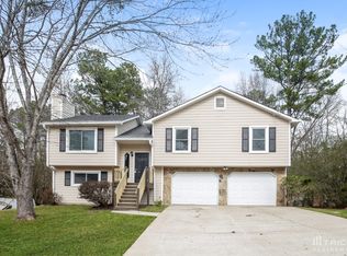 2632 Winding Creek Dr, Lithia Springs, GA 30122